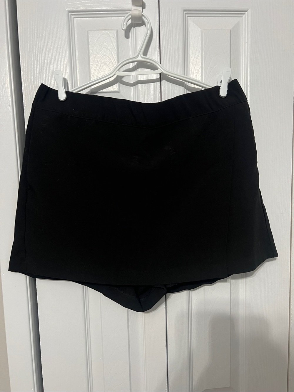 Frank by Frank and Oak Women's Black Skort - Classic Pull-On Style. XL